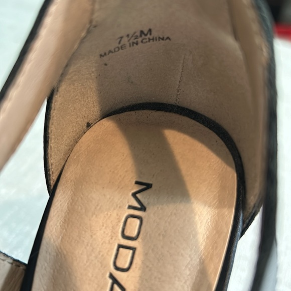 Moda Spana Women’s Chunky Heeled Shoes w/ Golden Zipper Size 7.5 Like brand new - Picture 9 of 14
